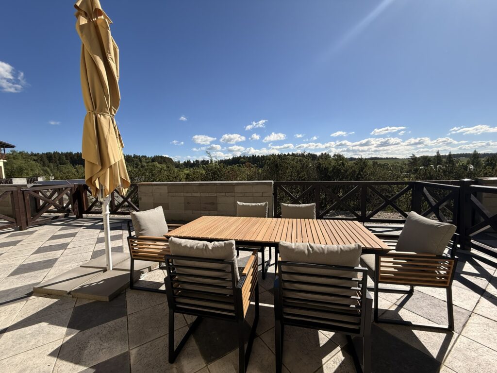 Apt. 105 Terrace